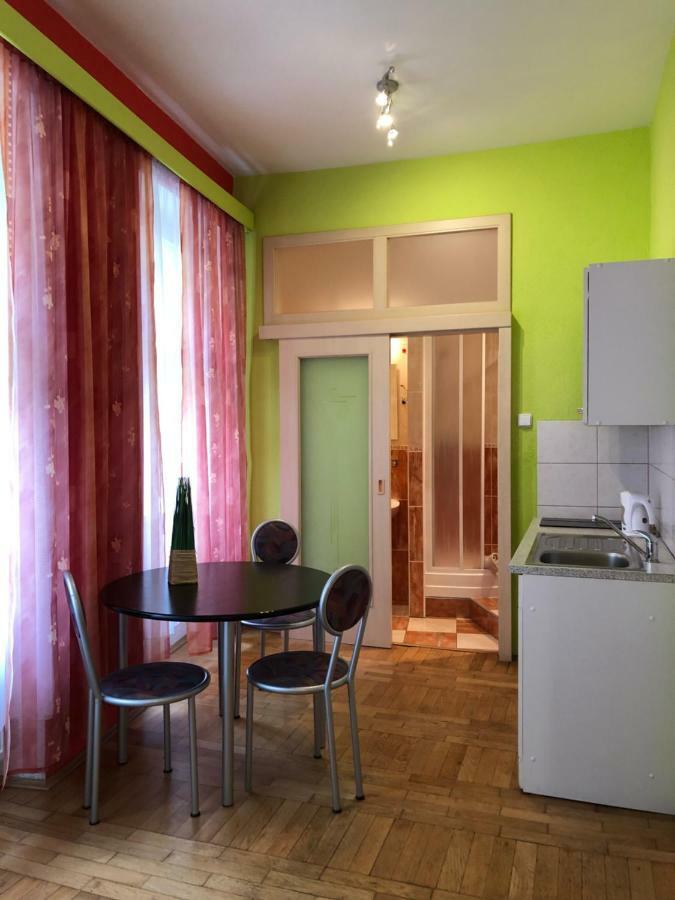 Apartmán Orchidej u Vřídla KLV Exterior foto